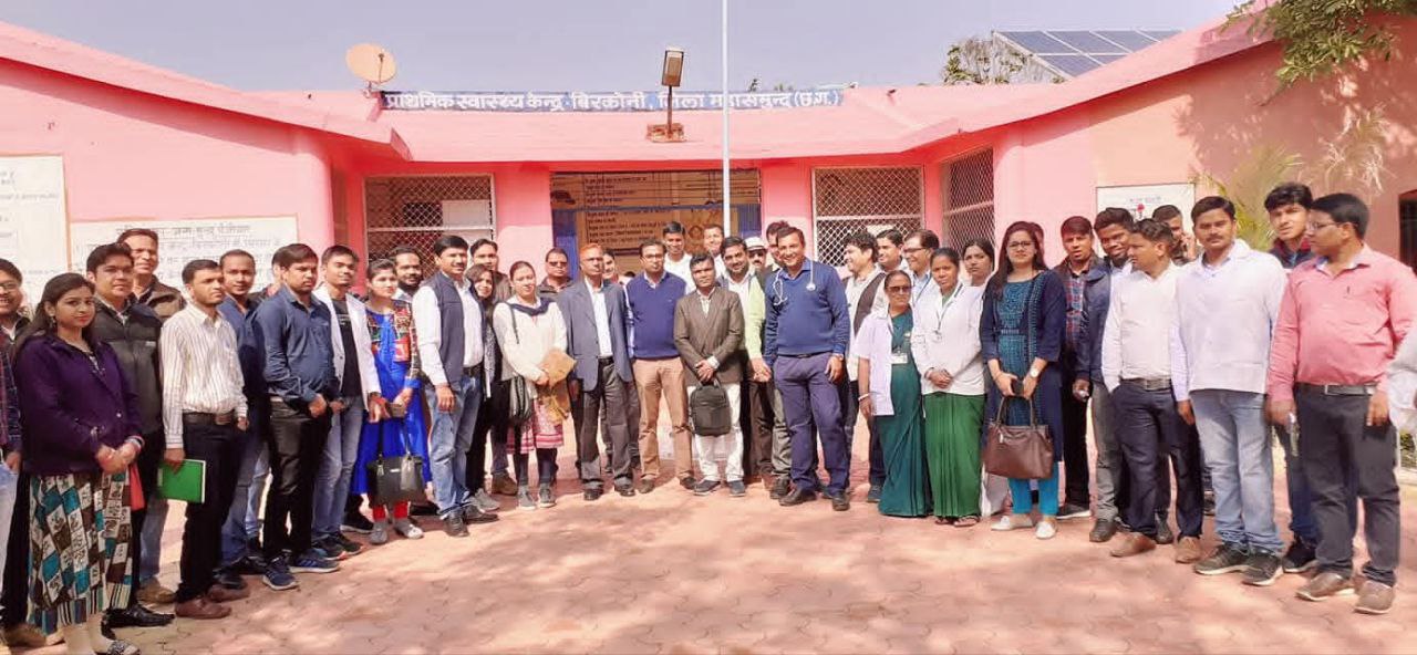 राष्ट्रीय मानसिक स्वास्थ्य कार्यक्रम की टीम ने महासमुंद जिले में भ्रमण किया